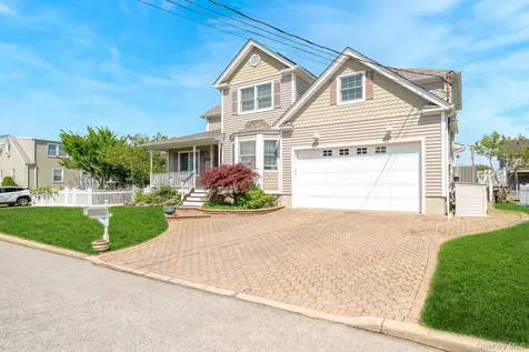 2683 Peconic Avenue Seaford NY 11783