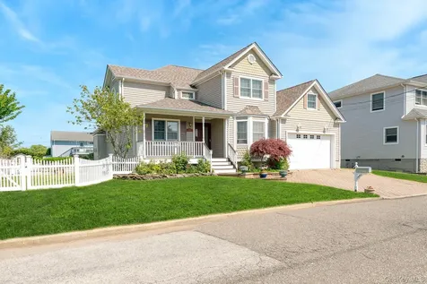 2683 Peconic Avenue Seaford NY 11783