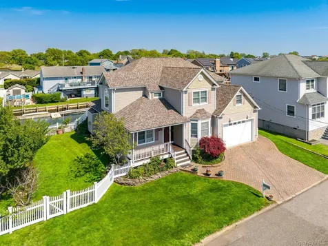 2683 Peconic Avenue Seaford NY 11783