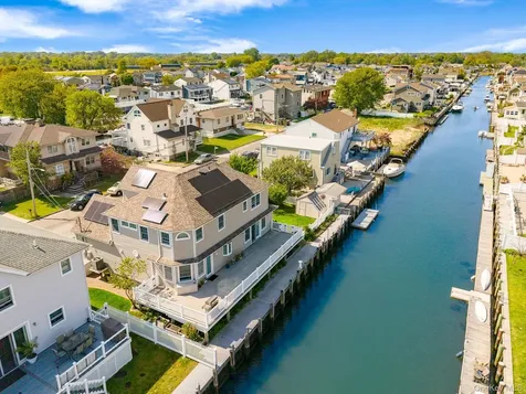2683 Peconic Avenue Seaford NY 11783