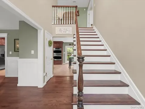 2 Seaview Ledge Shoreham NY 11786