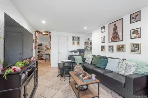161 S Pearl Street Pearl River NY 10965