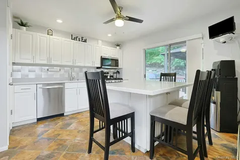 12 Louis Donato Drive Garnerville NY 10923