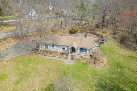 6 Strawberry Hill Lane West Nyack NY 10994