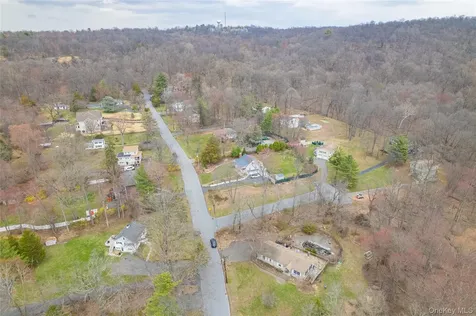 6 Strawberry Hill Lane West Nyack NY 10994