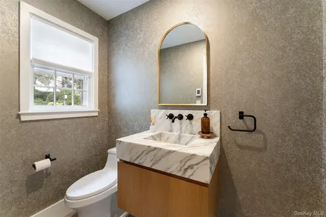 202 Rock Creek Lane Scarsdale NY 10583