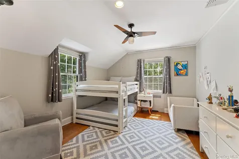 202 Rock Creek Lane Scarsdale NY 10583