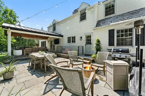 202 Rock Creek Lane Scarsdale NY 10583
