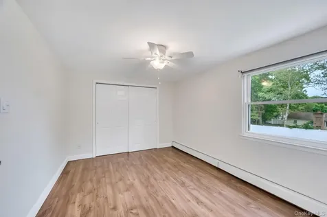 4 Hale Lane Coram NY 11727