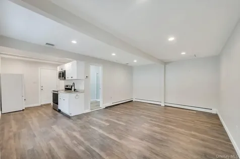4 Hale Lane Coram NY 11727