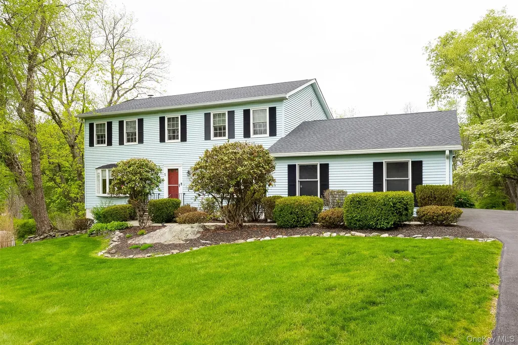 5 Rolling Green Lane Wappingers Falls NY 12590