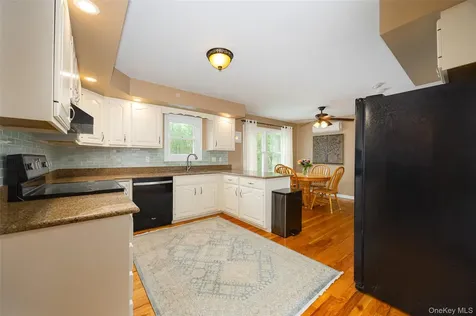 5 Rolling Green Lane Wappingers Falls NY 12590