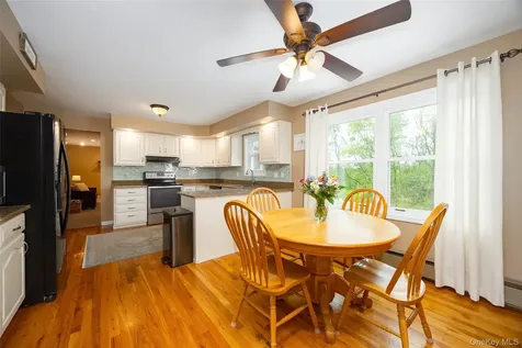 5 Rolling Green Lane Wappingers Falls NY 12590