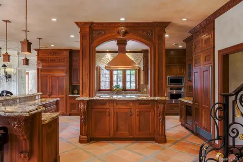 1 Applewood Estate Upper Brookville NY 11545