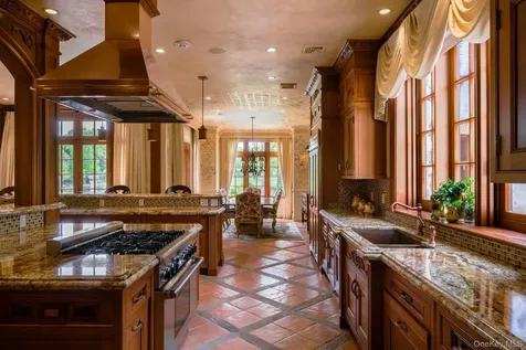 1 Applewood Estate Upper Brookville NY 11545