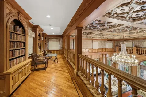 1 Applewood Estate Upper Brookville NY 11545
