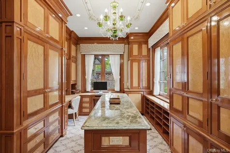 1 Applewood Estate Upper Brookville NY 11545
