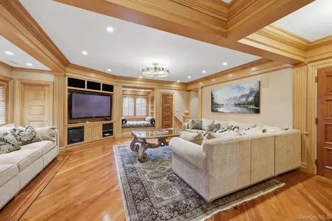 1 Applewood Estate Upper Brookville NY 11545