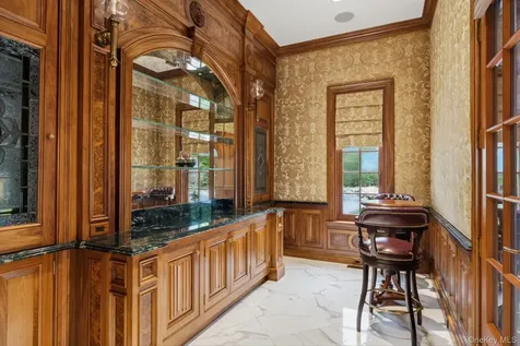 1 Applewood Estate Upper Brookville NY 11545