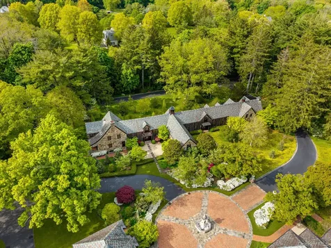 1 Applewood Estate Upper Brookville NY 11545