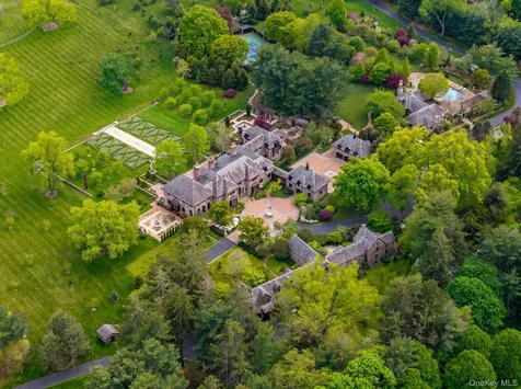 1 Applewood Estate Upper Brookville NY 11545