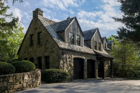 1 Applewood Estate Upper Brookville NY 11545