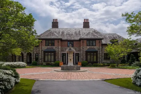1 Applewood Estate Upper Brookville NY 11545