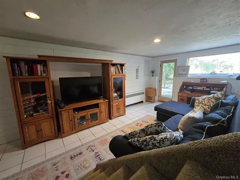 21 Woodridge Lane Sea Cliff NY 11579