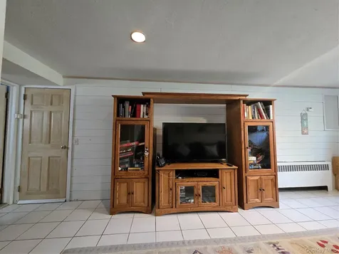 21 Woodridge Lane Sea Cliff NY 11579