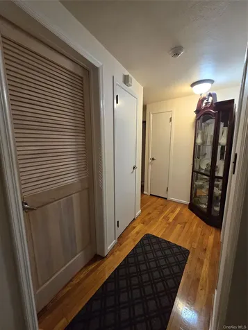 21 Woodridge Lane Sea Cliff NY 11579