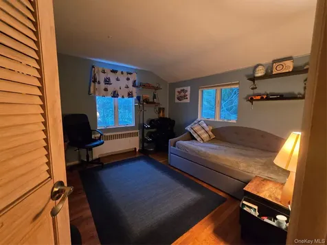 21 Woodridge Lane Sea Cliff NY 11579