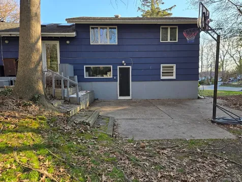 21 Woodridge Lane Sea Cliff NY 11579