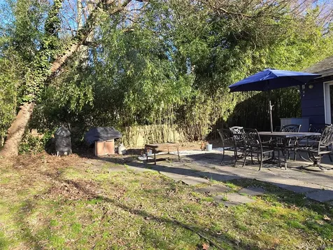 21 Woodridge Lane Sea Cliff NY 11579