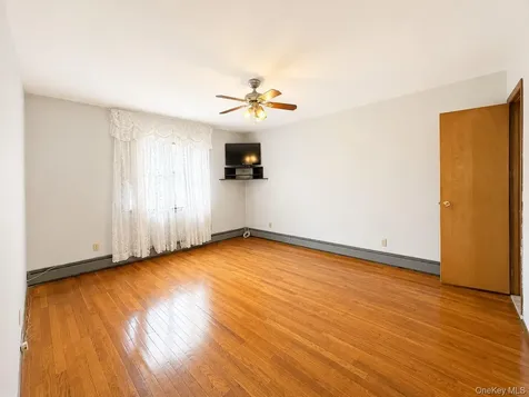 15754 95th Street Howard Beach NY 11414