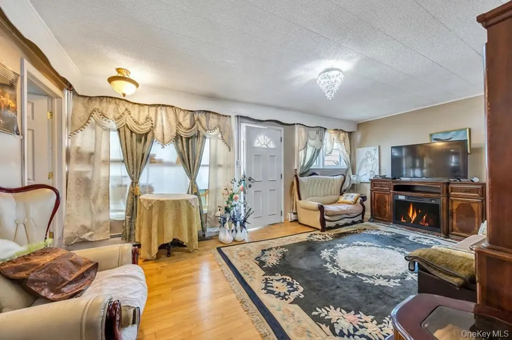 431 Argyle Road East Meadow NY 11554