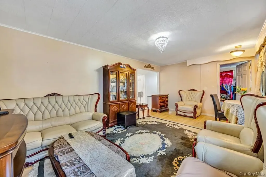 431 Argyle Road East Meadow NY 11554