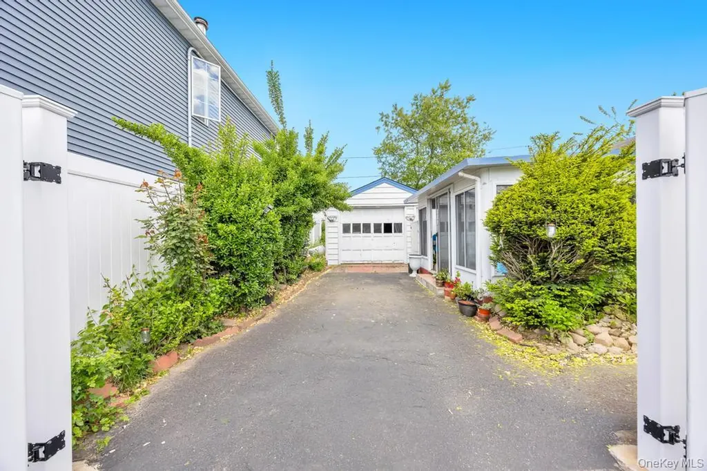 431 Argyle Road East Meadow NY 11554