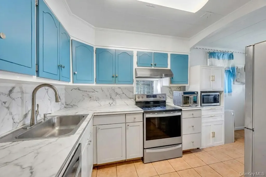 431 Argyle Road East Meadow NY 11554