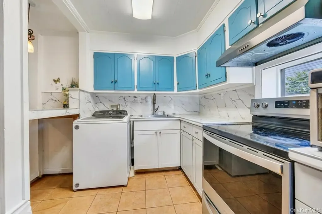 431 Argyle Road East Meadow NY 11554