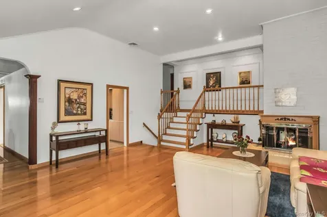 53 Hightop Lane Jericho NY 11753