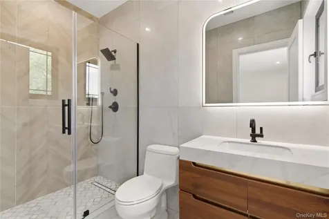 97 Parkway Drive Roslyn Heights NY 11577