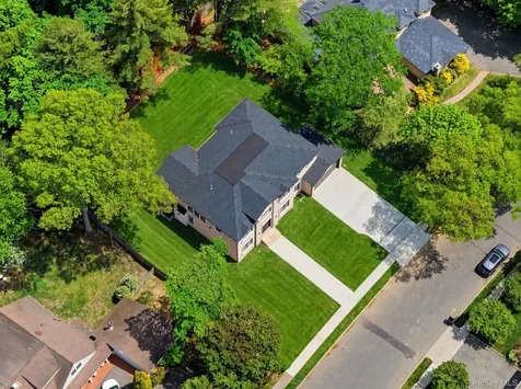 97 Parkway Drive Roslyn Heights NY 11577