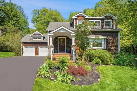 17 Woodbrook Road Pleasantville NY 10570