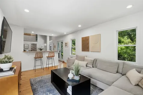 17 Woodbrook Road Pleasantville NY 10570