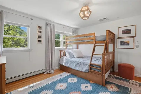 17 Woodbrook Road Pleasantville NY 10570