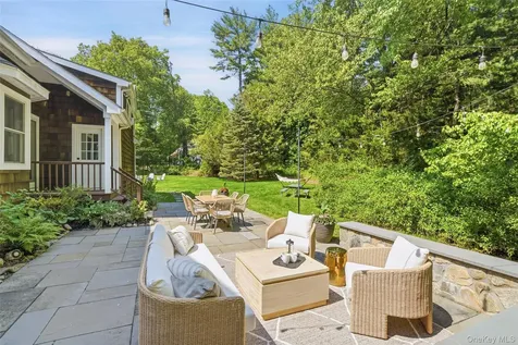 17 Woodbrook Road Pleasantville NY 10570