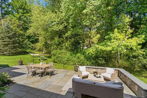 17 Woodbrook Road Pleasantville NY 10570