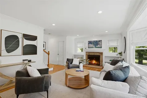 17 Woodbrook Road Pleasantville NY 10570