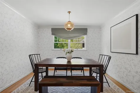 17 Woodbrook Road Pleasantville NY 10570