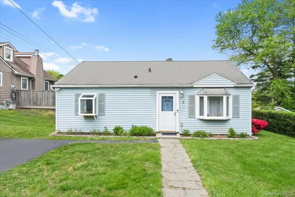 8 Cayuga Drive Peekskill NY 10566